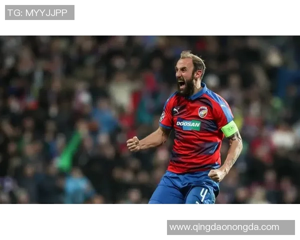 全球足球十五大球星数据对比分析：全面解析个人成就与赛场表现